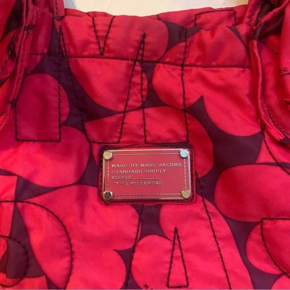 Marc by Marc Jacobs Tate Medium Heart-Print Nylon Tote - Picture 5 of 8